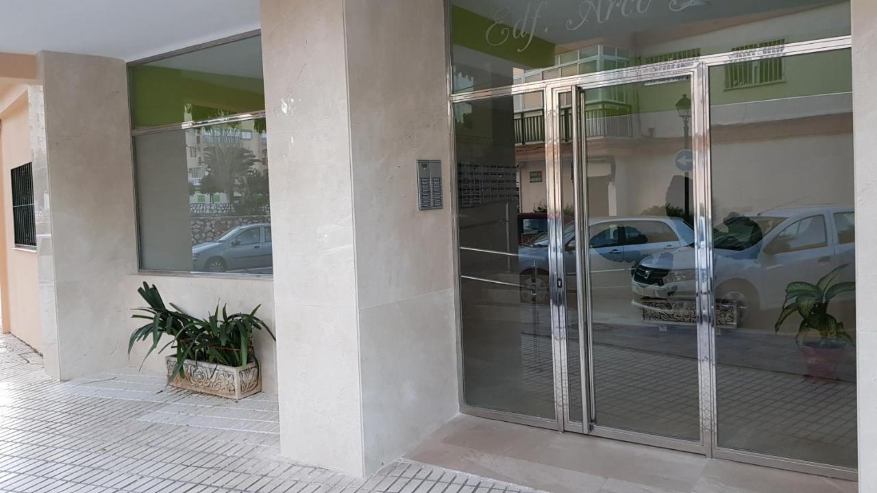 Beautiful Apartment In Third Line Beach Boliches フエンヒロラ エクステリア 写真