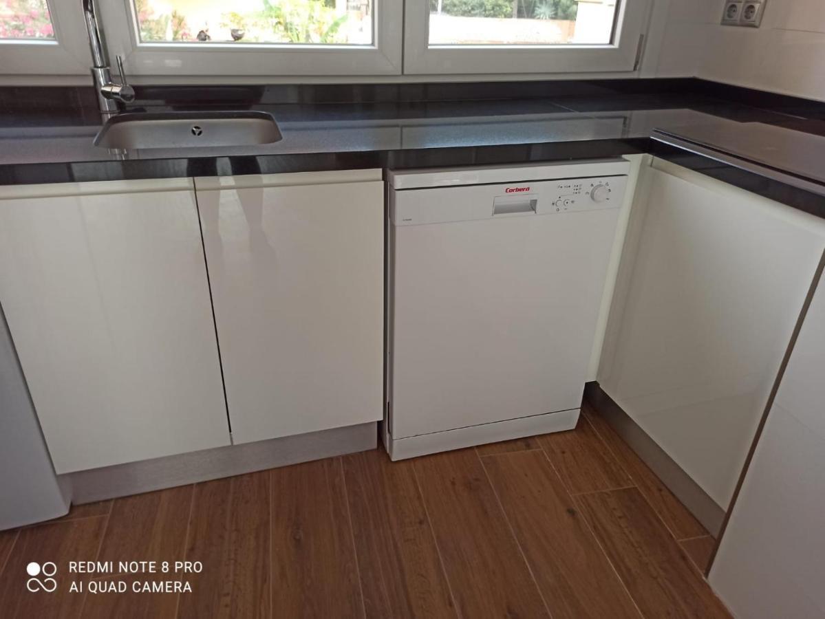 Beautiful Apartment In Third Line Beach Boliches フエンヒロラ エクステリア 写真