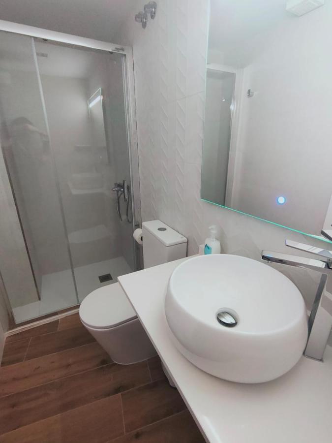 Beautiful Apartment In Third Line Beach Boliches フエンヒロラ エクステリア 写真