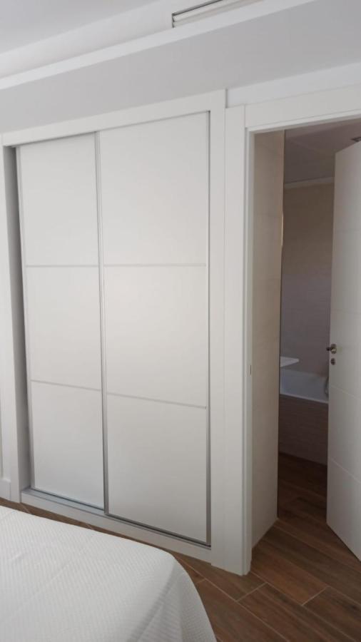 Beautiful Apartment In Third Line Beach Boliches フエンヒロラ エクステリア 写真